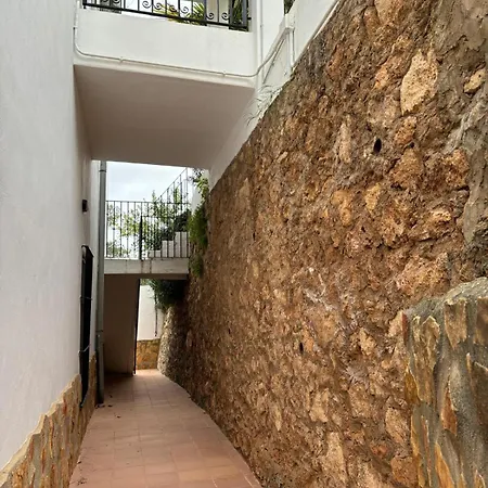 Мини-отель Paraiso Natural Unico -villa Cueva Turche Валенсия